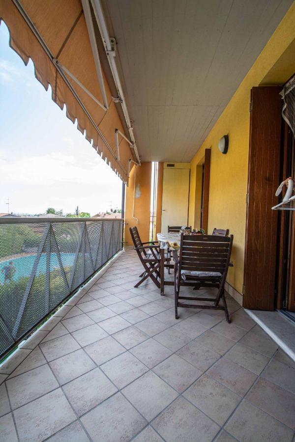 Garden Residence Appartamento Con Terrazzo E Piscina Desenzano del Garda Exterior foto