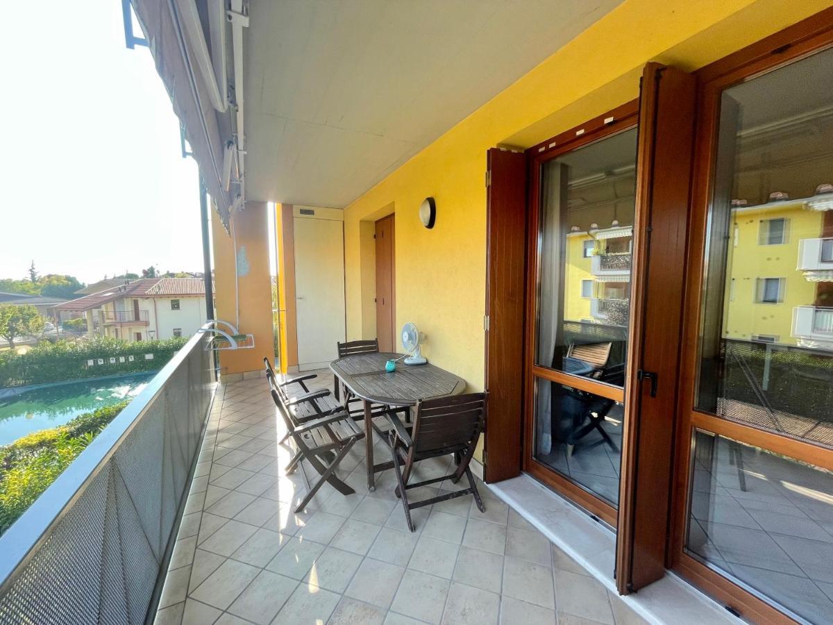 Garden Residence Appartamento Con Terrazzo E Piscina Desenzano del Garda Exterior foto